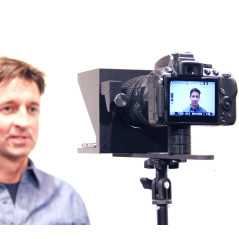 Little Prompter, a small teleprompter for smartphone