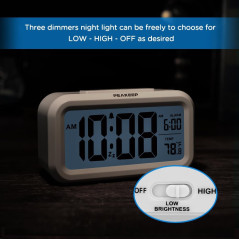 Peakeep Réveil Numérique à Lumière Nocturne avec Température Intérieure, Fonctionne sur Piles